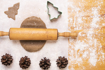 Making cookies in shape of Christmas tree