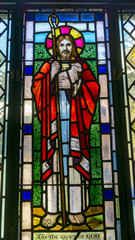 Obraz premium A colorful stained glass at an old church