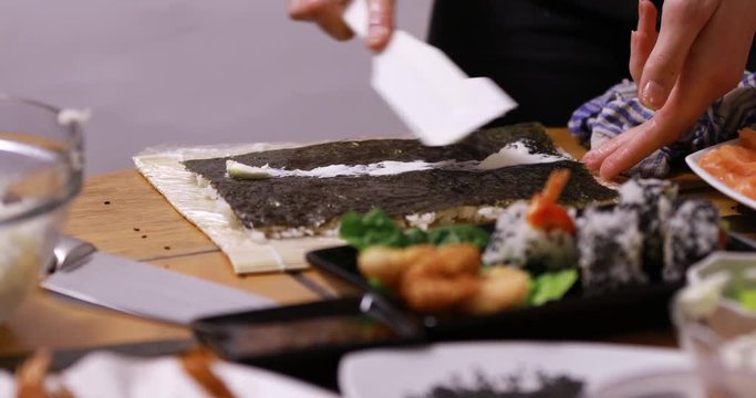 Movie of making sushi