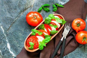  italian caprese salad