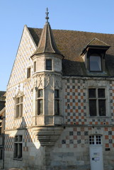 Fototapeta na wymiar Ville de Verneuil-sur-Avre, la bibliothèque (détail) maison à tourelle du XVe, département de l'Eure, Normandie, France
