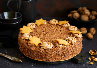 A classic honey cake cake.