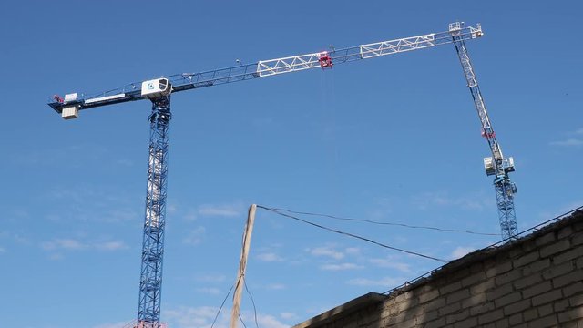 Crane movement at the construction place