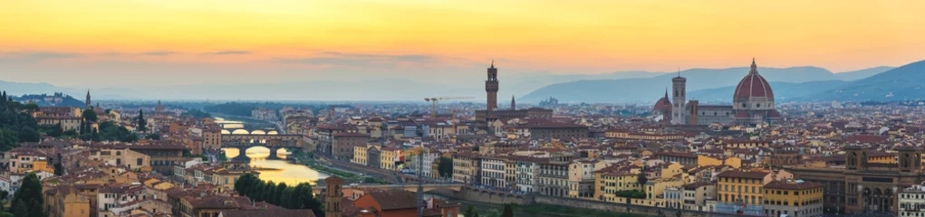 Badezimmer Foto Rückwand Florence Italy, sunset panorama city skyline with Ponte Vecchio bridge and Duomo © Noppasinw