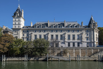 Fototapeta na wymiar Famous Orfevres quay of Seine in Paris