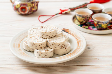 Chinese sweetmeat made of rice flour