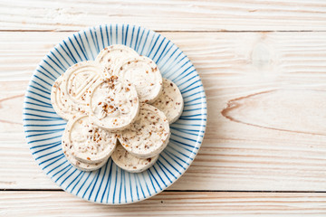Chinese sweetmeat made of rice flour