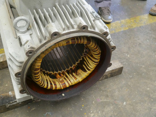 Electric motor stator with winding coil