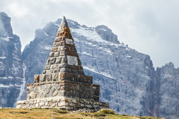 Gedenkstein auf dem Monte Piana
