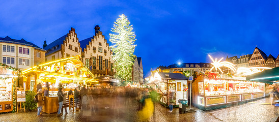 Fototapeta na wymiar Weihnachtsmarkt Frankfurt am Main 