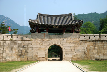Fototapeta na wymiar Mungyeong Saejae castle