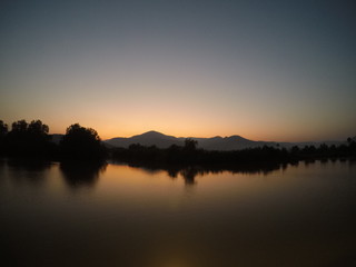 Fototapeta na wymiar sunset reflection