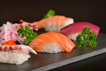 Nigiri sushi mix