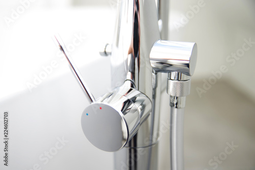 "Hochwertige Badezimmer Armatur " Stockfotos und lizenzfreie Bilder auf