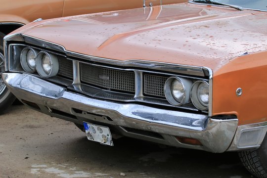 Oldtimer, legendäre amerikanische Automarke, Oldtimertreffen, 50s, 60s, US-cars