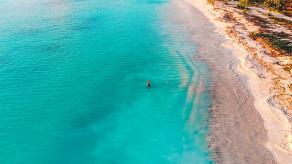 Fototapeta na wymiar Karibik Strand von oben
