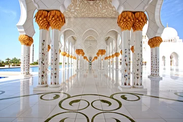 Gordijnen Sjeik Zayed-moskee in het binnenland van Abu Dhabi © romanslavik.com