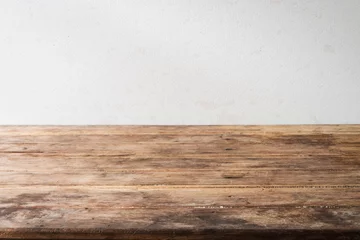 Poster Lege houten tafel bureau oude vintage grunge ontwerp plank perspectief. © makibestphoto