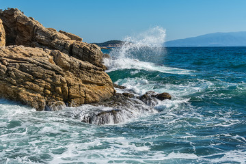 Fototapeta premium Rock and sea waves