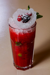 Berry smoothie with mint