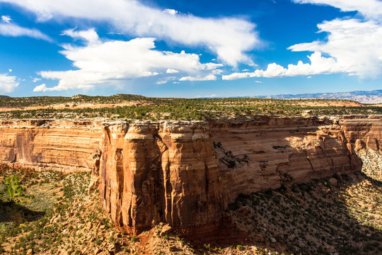 Expansive view of the deep and wide Ute Canyon in Colorado National Monument