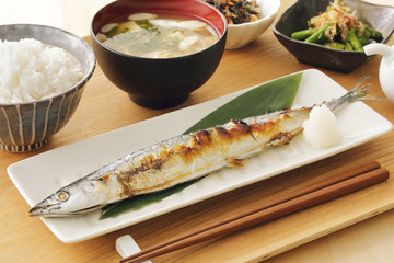 さんまの塩焼き　Grilled Pacific saury