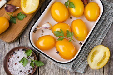 Marinated yellow tomatoes