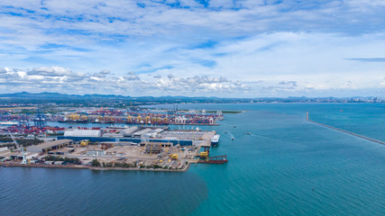 Fototapeta premium station shipping business import export open sea