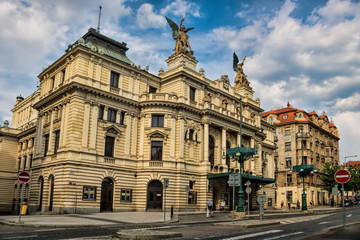 Fototapeta na wymiar Prag, Theater in den Weinbergen