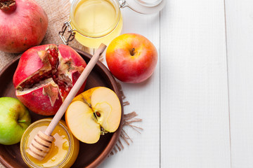 Apple and honey, traditional food of jewish New Year - Rosh Hashana.