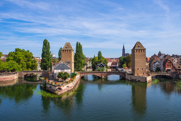 Fototapeta na wymiar Ponts couverts in Straßburg