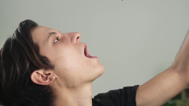 1_Eating tortilla chips in slow motion