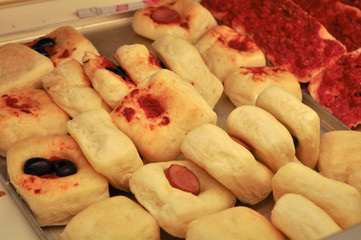 pizzette (small pizza) baked food