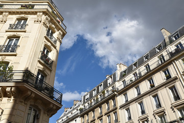 Fototapeta na wymiar Immeubles de caractère à Paris, France