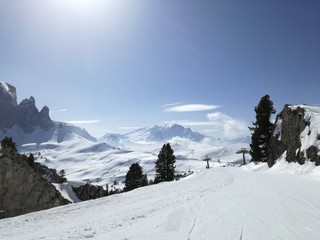 Dolomity skiing