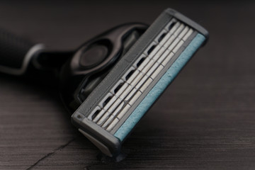 macro shaver, razor blade