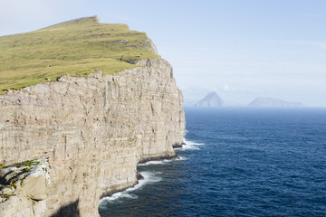 Fototapeta na wymiar High Ocean side cliff in Faroe Islands