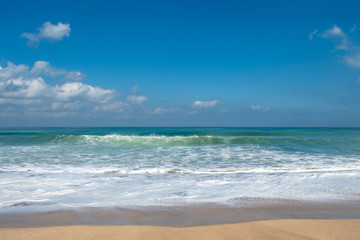 Fototapeta na wymiar バリ島の海と波