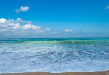 バリ島の海と波