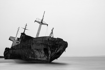 Navio abandonado