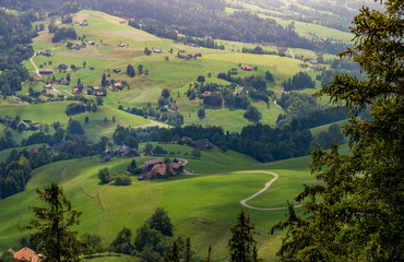 Blick auf Bauernhof im Schwarzenburgerland