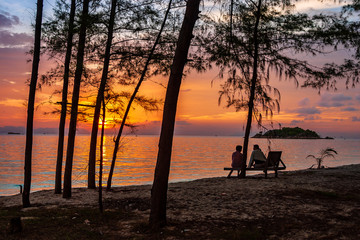 Fototapeta premium Romantic atmosphere at moment of sunset With beautiful beaches