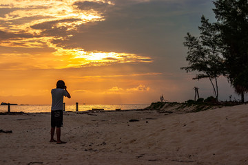 Romantic atmosphere at moment of sunset With beautiful beaches