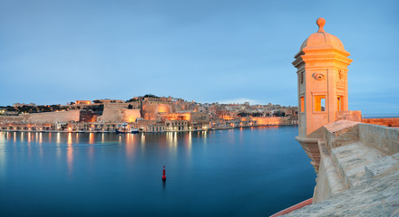 Fototapeta na wymiar View at Valletta from Senglea