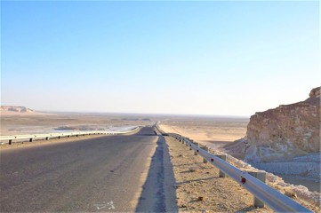エジプト・カイロ西部の砂漠での風景