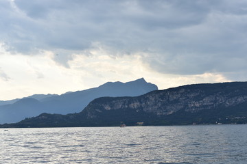 Fototapeta na wymiar Panorama del Lago di Garda da Bardolino