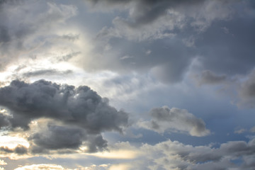 Fototapeta premium Clouds before a thunderstorm over the city.