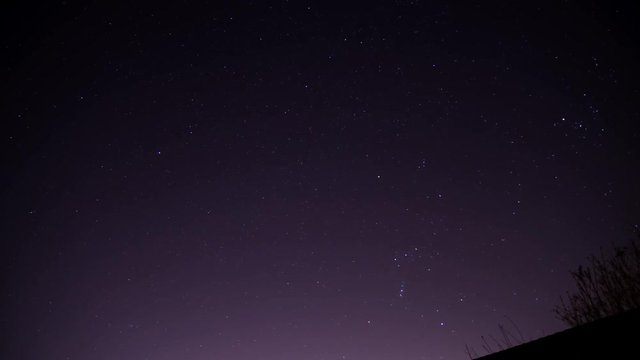 Star timelapse of horizontal movement of the stars in the northern hemispheres star constellations.