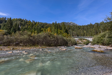 Der Fluss Loisach nahe Garmisch-Partenkirchen, Deutschland