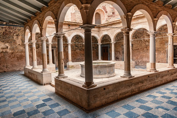 Obraz premium Lower cloister of the Carthusian monastery of Escaladei